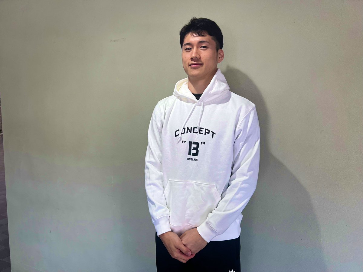SagaBallooners's tweet photo. 【グッズ情報】佐賀バルーナーズ オフィシャルアパレルブラド"#CONCEPTB"第二弾商品としてパーカーを販売✨
12/17(土)長崎戦からの販売となります!
※角田選手Lサイズ着用
詳しくはコチラ▼
https://t.co/r2imFDElQB
#佐賀バルーナーズ #SAGASAIKO
#CONCEPTB https://t.co/QsPG6Ly9rU