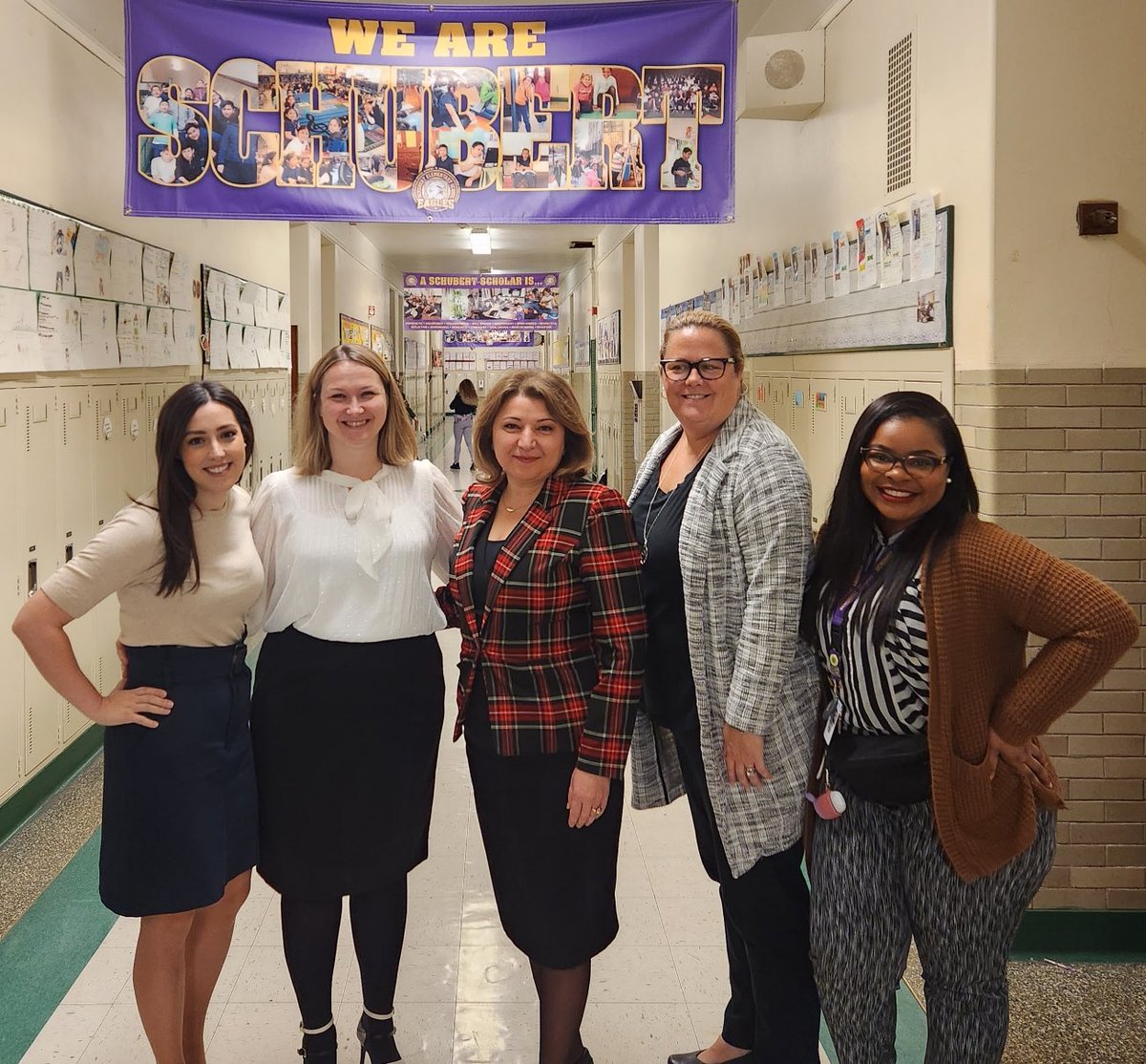 Schubert was so excited to welcome CPS CEdO Chkoumbova and Chief Farrell-Rottman this morning! @ChiPubSchools @CPSNetwork3 @CPSCEdoBogdana