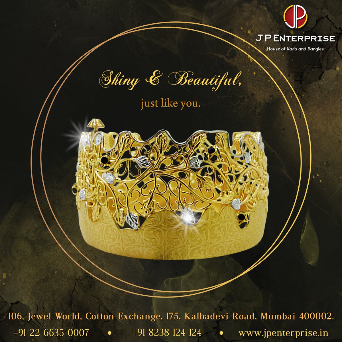 jpbangles's tweet photo. Bright and Shiny #GoldKada made just for you! #beautifuljewellery #goldjewellerydesign #royaljewellery #goldkangan #goldbanglemanufacture #classicjewellery #antiquebangles #bangles #goldbanglesdesign #mumbaijewellers #goldjewelrystore #indianjewellery #goldbangles #indianjeweller https://t.co/rfTcOwgFSx