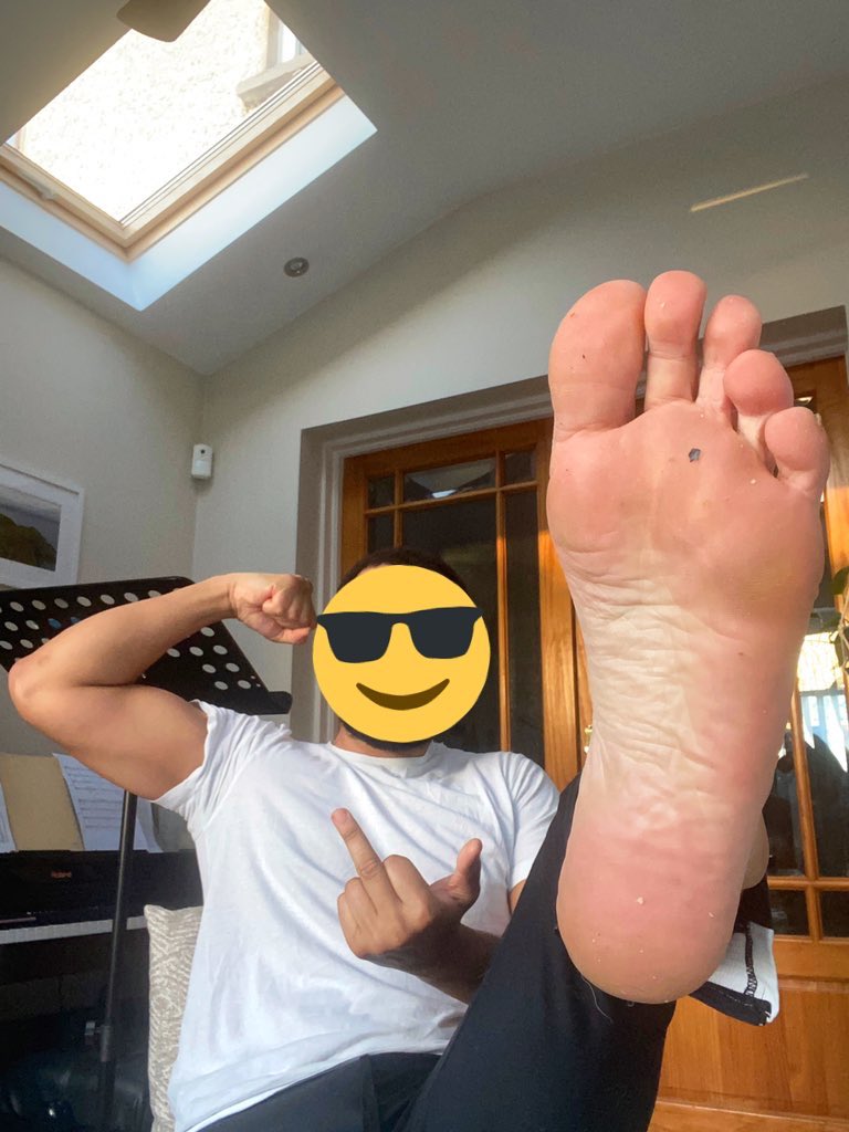 submit_will's tweet photo. Don’t want to know you, only want my cash. You mean fuck all to me.
#cashmaster #gindom #alphamale @MASTER_UPDATES https://t.co/h1xCk84BND