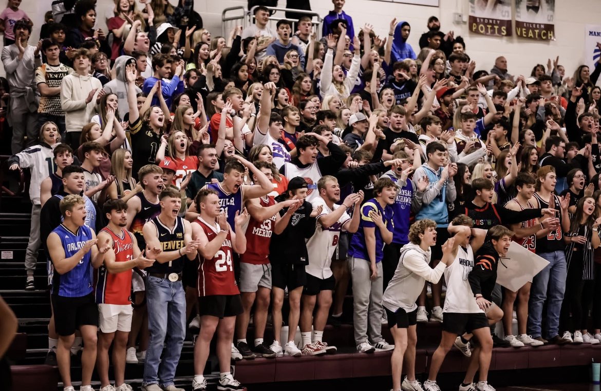 Hays_Hoops's tweet photo. @BarstoolHysHigh what do you say, 5:50 tomorrow? Would love to have you join us!
#beststudentsectionever https://t.co/PsR11CmLoi