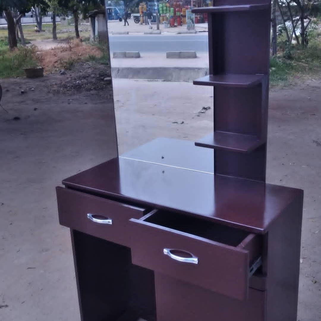 LutonjaSaid's tweet photo. Amka na furniture kariii Kwa bei Chee bila tozooo  
0765285038 whattup and normal call for more info https://t.co/5RwPzPBYex