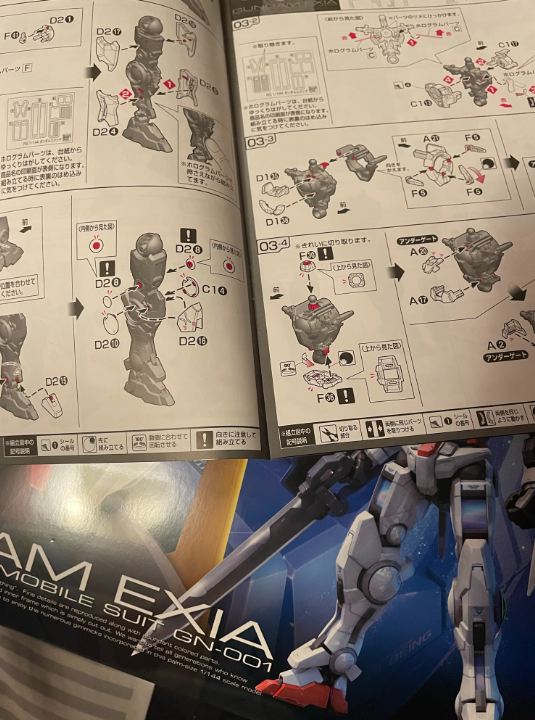 Snowkoi's tweet photo. Got my first Gunpla.. and the instructions are in Japanese 
Can I really build this thing https://t.co/pvKDVNh89S