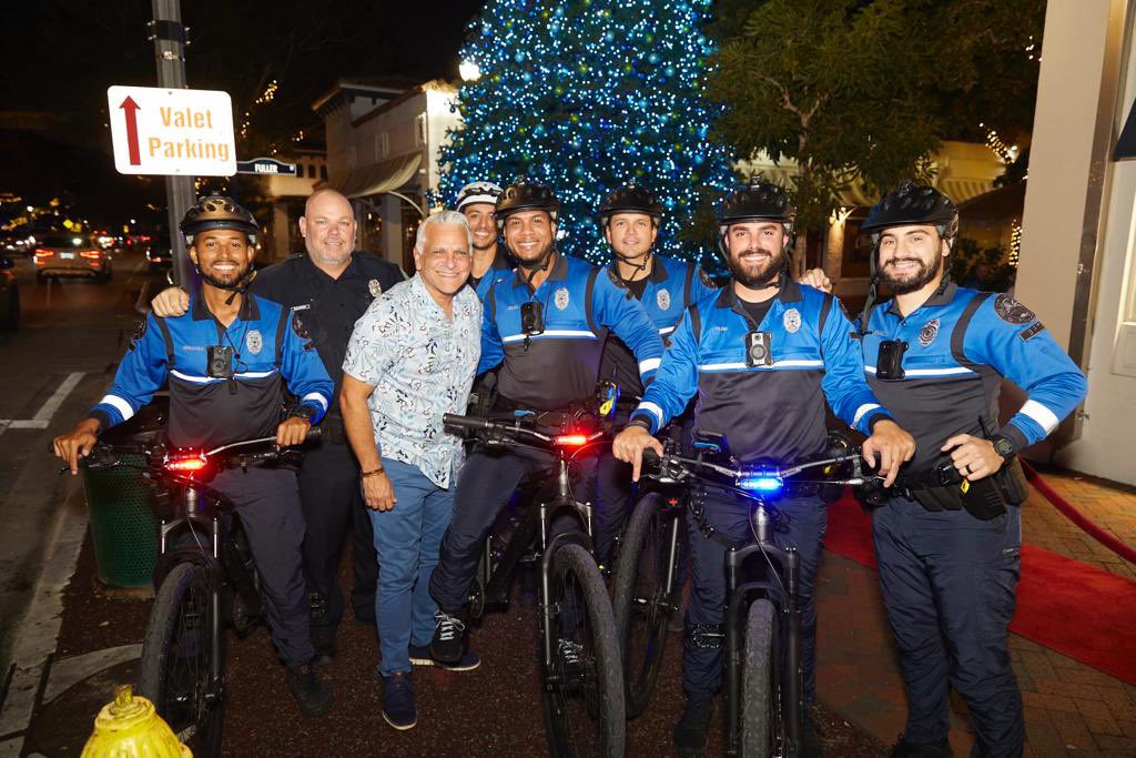 The Bicycle Response Team were riding in the <a href="/CoconutGroveBID/">Coconut Grove Miami</a> tonight.  Great to see Chief <a href="/Jcolina67/">Jorge Colina</a> out enjoying the best neighborhood in the city.