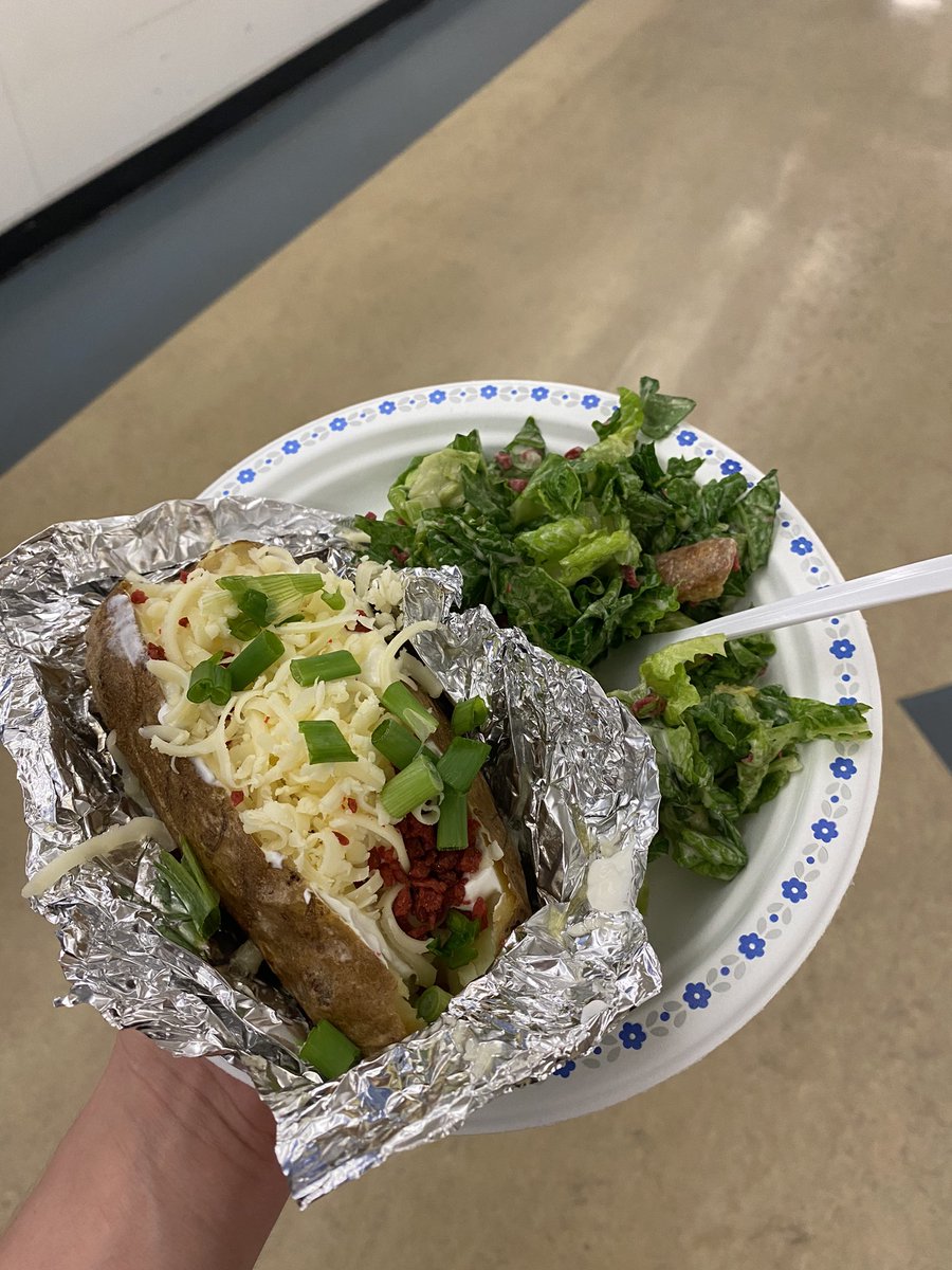 Proud of our Caswell SLC for putting together such a delicious baked potato hot lunch fundraiser! We raised over $600 for Christmas Hampers for families in our community. 🎄❤️ <a href="/StoonPubSchools/">Saskatoon Public Schools</a>