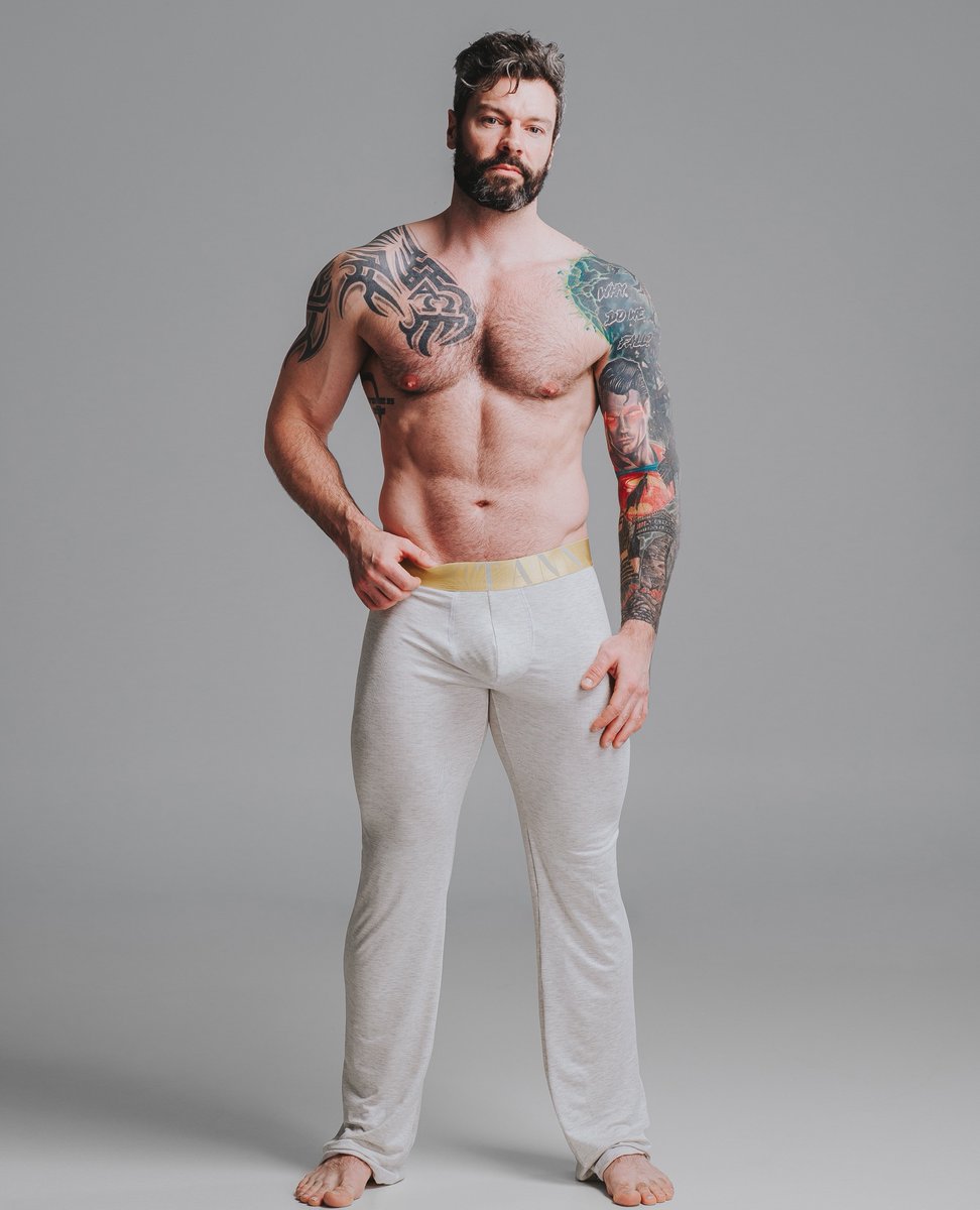 collectiontann's tweet photo. @matofsteel⁣⁣ (IG)wearing TANN Montreal loungewear 
shot by: @lesmagiciensphoto⁣ (IG)

Get 20% off your first order
Use code TANN20 at checkout
https://t.co/0lOcsij2PG⁣

#mensloungewear #loungewear #mensunderwear #malefashion #gayunderwear #gayfashion #mensapparel https://t.co/xqoMXEbCGM