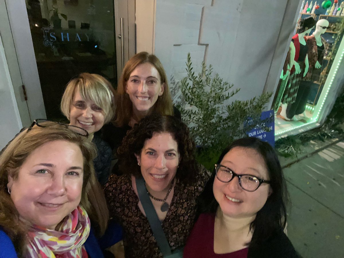 #ASH22 night 1. So lucky to call these #WomenInLeukemia friends and colleagues. ⁦@EuniceWangMD⁩ ⁦@lauracmichaelis⁩ Dr. Courtney DiNardo of ⁦@MDAndersonNews⁩, and Dr. Kristen O’Dwyer of ⁦@UofR⁩. #AMLsm #ALLsm ⁦@ASH_hematology⁩ 🧡