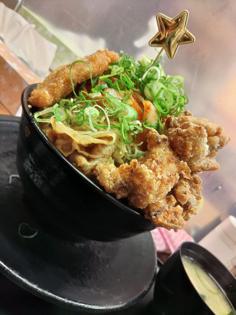 オールか～ら～の
7時稼働か～ら～の
超にんにくクリスマスツリーすたどーん！！！
食べごたえありそうで燃えてきた！www
食べ終わったら一旦帰宅して、お昼寝しよ(*´～｀*)