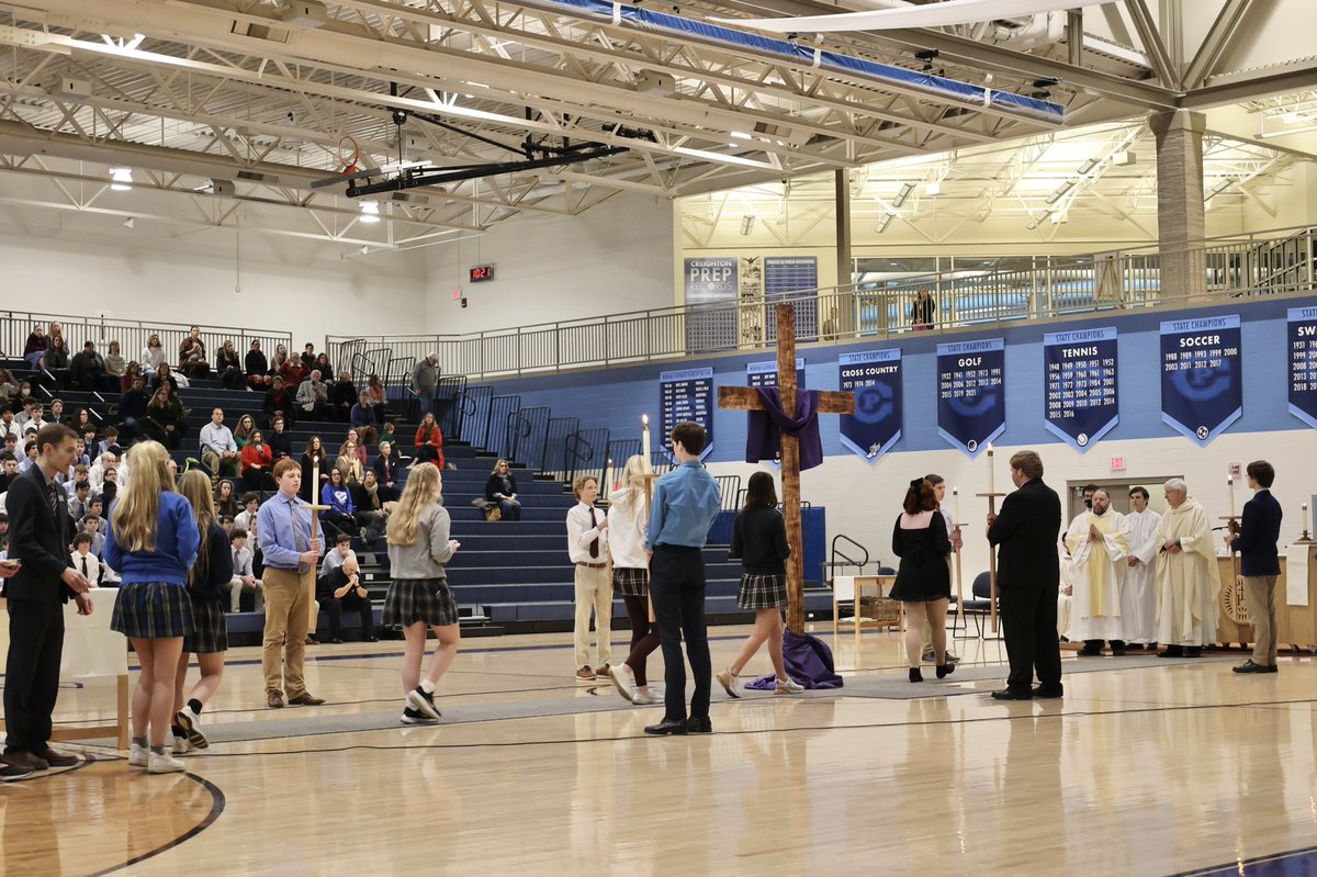 CreightonPrep's tweet image. Today was a beautiful celebration of the Immaculate Conception at Creighton Prep. Thanks to @OmahaMarian for singing with our young men and the @OperationOthers core team members in attendance, representing all eight Catholic high schools. We are ready for Delivery Day on 12/17!