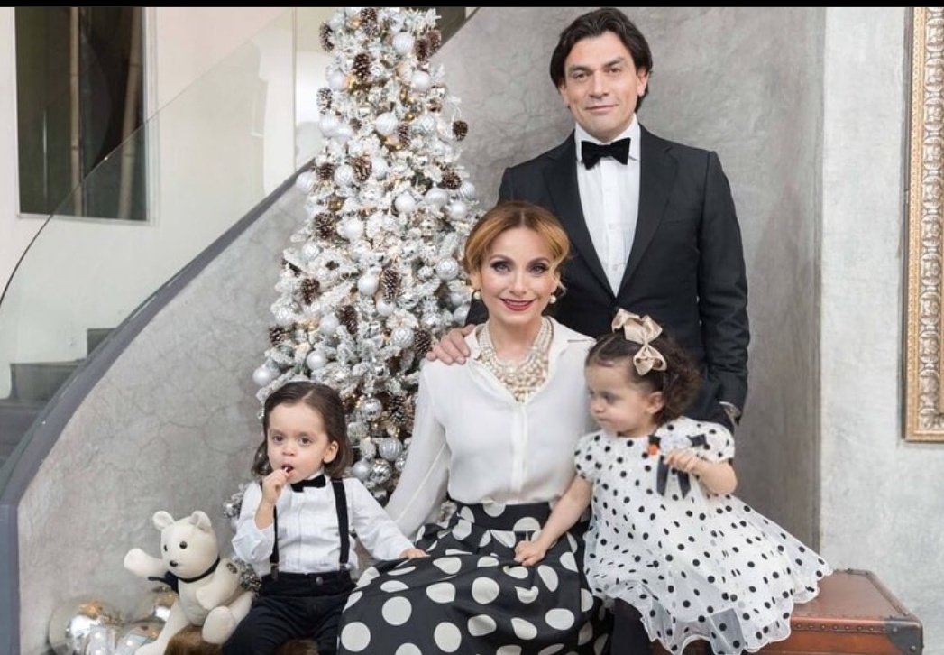 FCJorgSalinasMe's tweet photo. #ElizabethAlvarez #MaximaSalinasAlvarez #LeonSalinasAlvarez #JorgeSalinas #MiFamiliaFavorita 
#SalinasTeam https://t.co/Nh4CEoTgmd