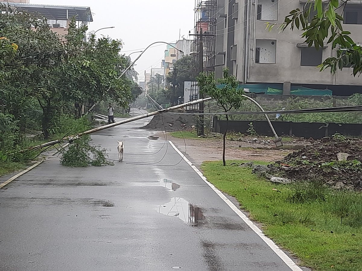 R SIVARAMAN on Twitter "Street light poles fell down due to heavy wind