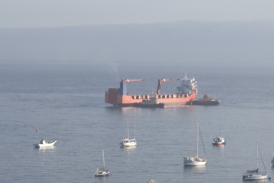 Lady R leaves Simons Town harbour 06h59 <a href="/News24/">News24 🇿🇦</a> <a href="/MarvinCharles_/">Marvin Charles</a> #LadyR #SimonsTown