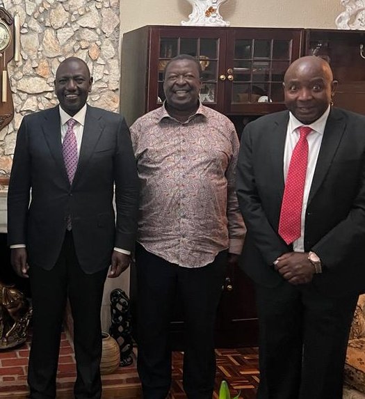 AtwoliEBs's tweet image. President William Ruto is at Home here in Kakamega County. We are in government. Na hatutishwi na mtu yeyote. 
@MusaliaMudavadi @WilliamsRuto @BarasaFernandes