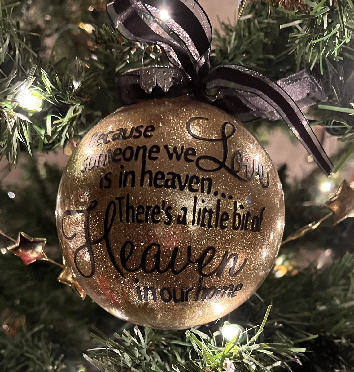 BethGinYGK's tweet photo. Tree trimming brings precious memories #memom https://t.co/HKE1YXRVmR