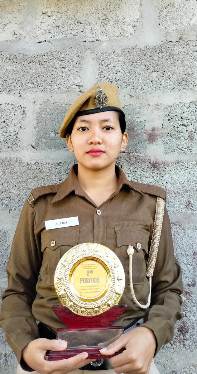 SpAalo's tweet photo. Lady Constable Hinsen Lama of Police Station Aalo under West Siang District secured 2nd Position in the state level debate competition on Human Rights Awareness on the  topic " THE CONCEPT OF HUMAN RIGHTS IN COMBATING INSURGENCY".
@womenempowerment https://t.co/i3aIkf3el4