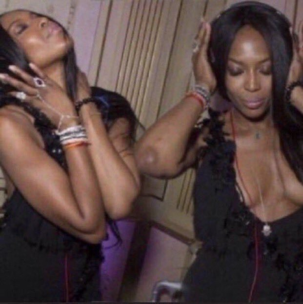 ari_thankunext's tweet photo. me listening sza new album #sossza https://t.co/jVJ6u4rnSO