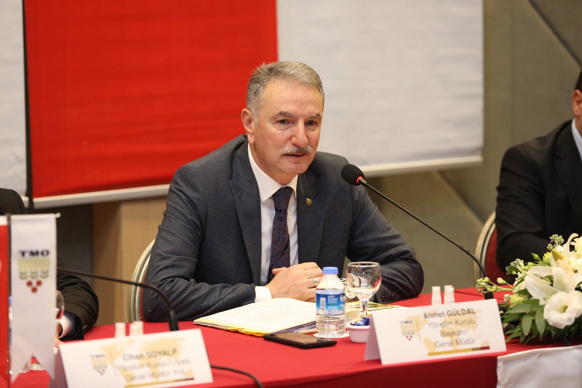 Ahmet_Guldal's tweet photo. TMO Merkez ve Taşra Birimlerimizin Koordinasyon ve Değerlendirme toplantısını Bakan Yardımcımız Sayın @ibrahimyumakli’nın da teşrifleriyle gerçekleştirdik.

2022 yılındaki rekor alım ve depolama ile piyasa gelişmelerini değerlendirdik.

#tmo https://t.co/lI0RpicPZn