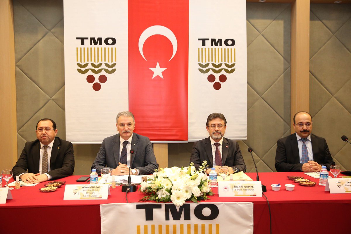 Ahmet_Guldal's tweet photo. TMO Merkez ve Taşra Birimlerimizin Koordinasyon ve Değerlendirme toplantısını Bakan Yardımcımız Sayın @ibrahimyumakli’nın da teşrifleriyle gerçekleştirdik.

2022 yılındaki rekor alım ve depolama ile piyasa gelişmelerini değerlendirdik.

#tmo https://t.co/lI0RpicPZn