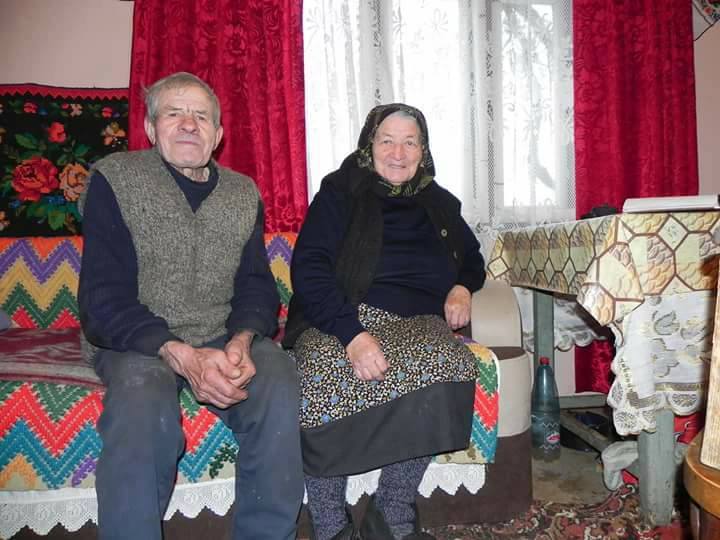 65 GODINA SU ZAJEDNO..
Deda ima 86 god a baka 83 god.
Pa da im cestitamo sa jednim 👍