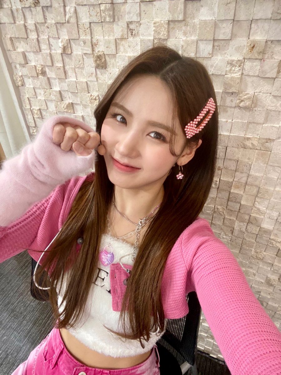 그래도 막방을 함께해서 너무 즐거웠구!
좋은 추억들이 매일같이 쌓여서 정말 행복합니다!😍😍
윌링! 진짜 많이많이 사랑해요~!~!~!❤️❤️❤️

#ICHILLIN #아이칠린 #JIYOON #지윤