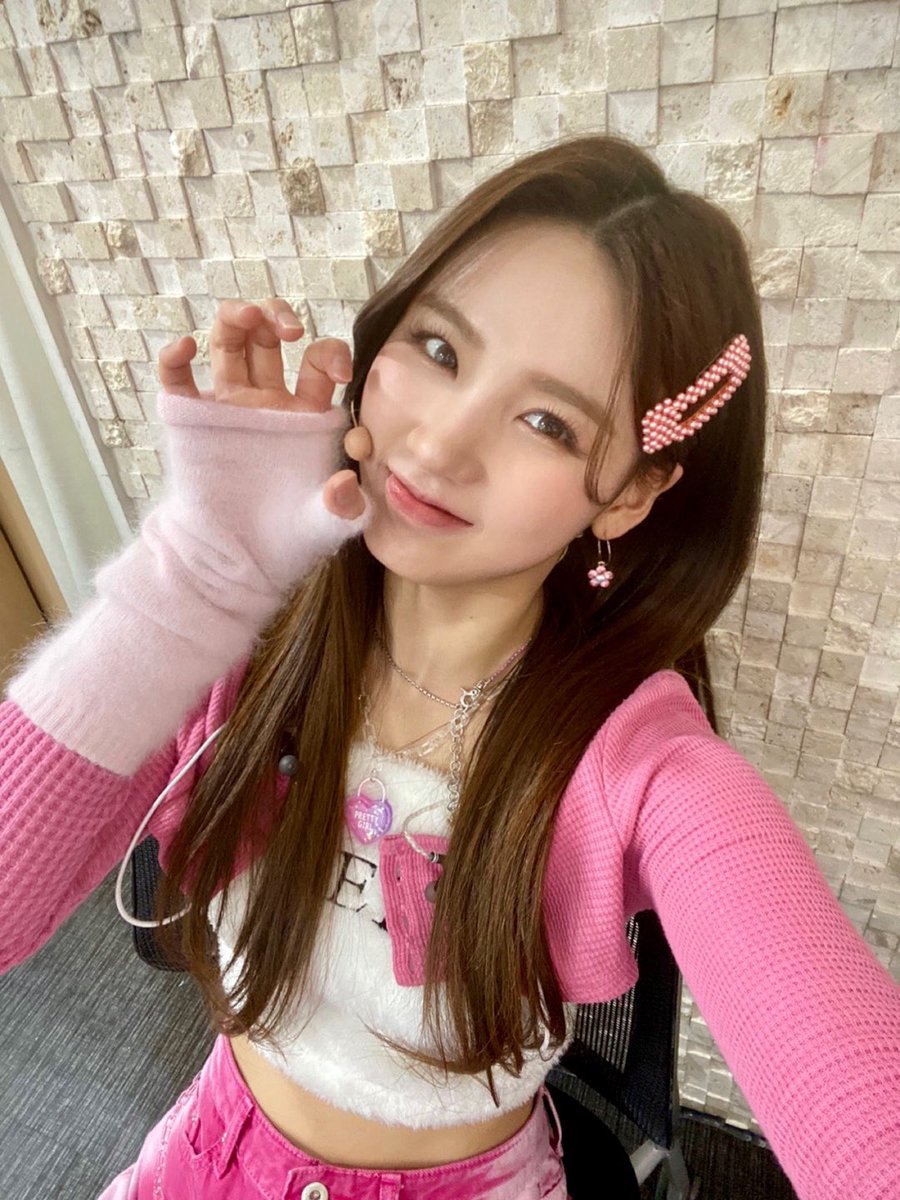 윌리이이이잉!!!!
이게 무슨 일이야 뮤직뱅크 막방이라뇨!!!
이제 막 친해졌는데..너무 아쉬워요..ㅠㅠ😂😂
그래도 저희 앞으로 오~~래오래 볼거니까
잠깐 참아볼게요ㅎㅎㅎ남은 올해 정도..?ㅎㅎ😘

#ICHILLIN #아이칠린 #JIYOON #지윤