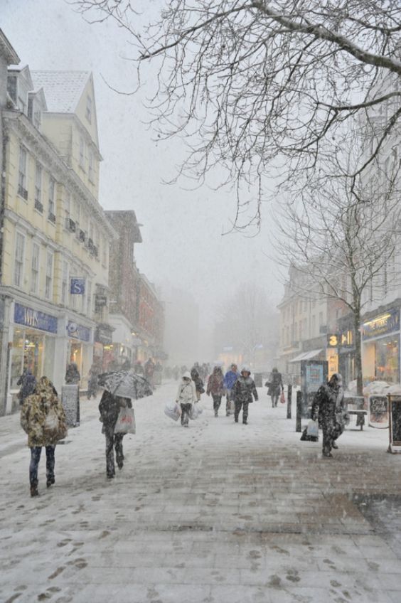 Dannah_Writes's tweet photo. Slick streets
To navigate
Snow melted, washed away
Damp, smudgy sludge, walking to meet
My love
#MulledRhyme Day 9. A second one for today's prompt.
#DecemberPrompts #Cinquain #Poetry
Photo of Gentleman's Walk in Norwich, my home town. Credit: https://t.co/s6AugvazR7 https://t.co/xQbHdgiUFK