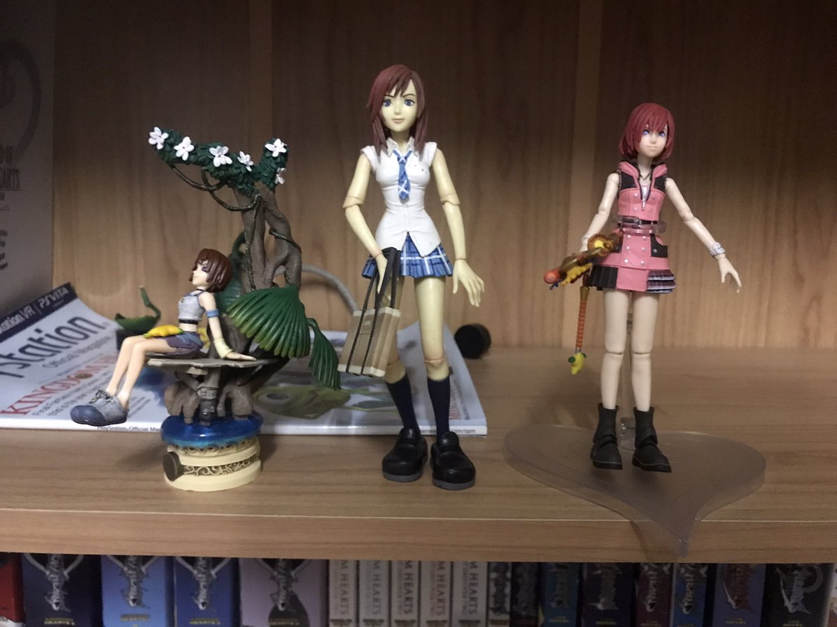 I finally managed to put my KH1 Kairi with my KH2 & 3 Kairi figures. They look incredible together. #KingdomHearts #Disney #KingdomHearts3 #Sora #Figure #Toy #Toys #Kairi #Riku #SoKai #MickeyMouse #DonaldDuck #Goofy #Game #Games #Gamer #Gamers #Gaming