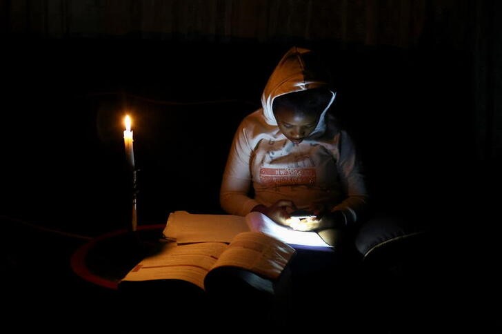CapricornFM's tweet photo. #IveNever | Have you ever had to come up with things to do because loadshedding was so bad?
Share with @Aggrey92 on the #CapricornParty via whatsApp on 079 899 6226. https://t.co/HEc1E4HAjx