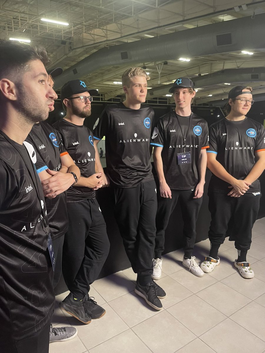 The boys are getting ready! 
Come and meet and greet our #csgo team at the <a href="/intel/">Intel</a> Main Stage - <a href="/rAgeExpo/">rAge Expo</a> 

⏰ 14h00 - 14h45

Prizes, giveaways, signing session and limited fan banners up for grabs. See you there!