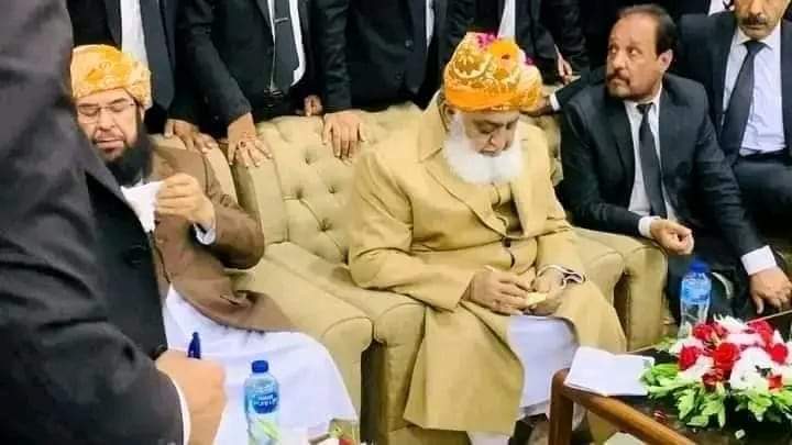 #تازہ___ترین 
#کوئٹہ 

#مرشدجی وکلاءکیساتھ ہائے ماشاءاللہ⁦♥️⁩