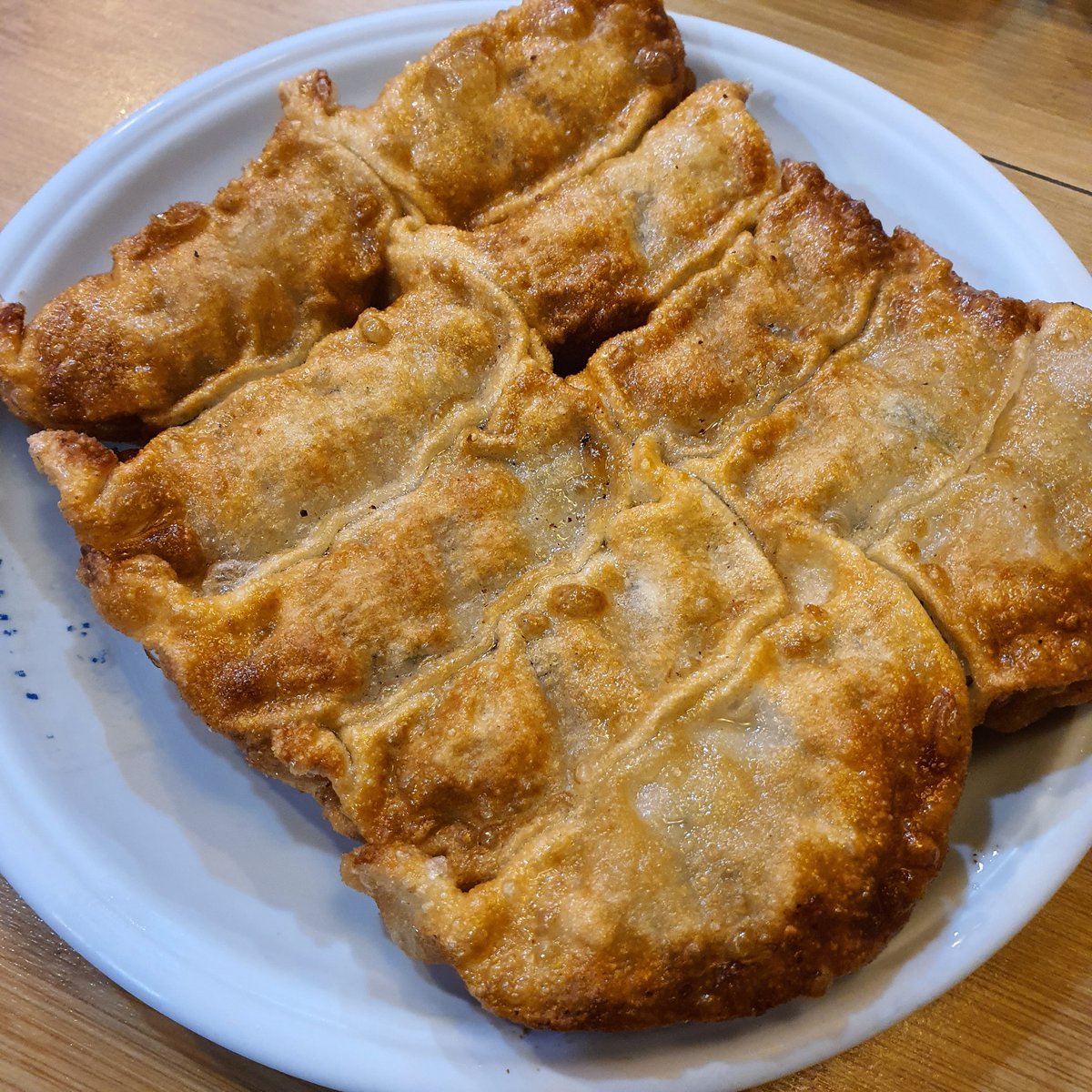 대구 태산만두 만두는 맛은 평범하지만 구운 솜씨가 예술이고 우동은...맛없었음 다인의 편의점이것저것_채다인 @totheno1