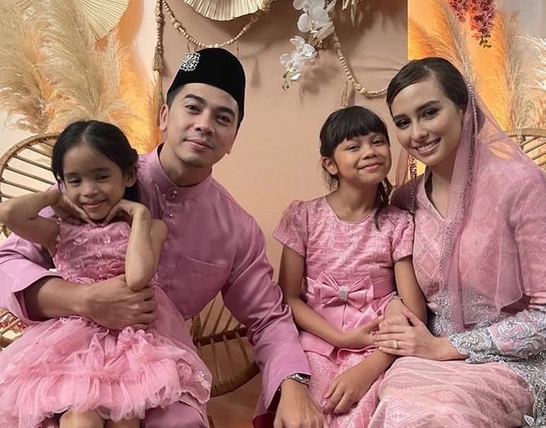 Happy family 💞
#TerimaKasihCinta 
#DiaYangKuJadikanSuami 
#AMAsFanFavorite