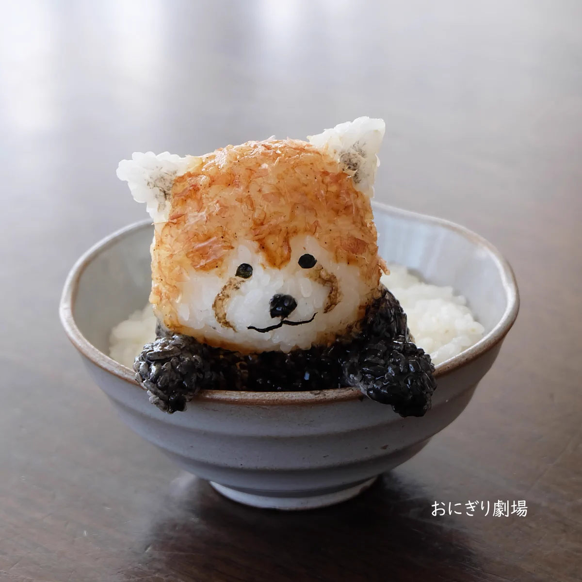 食べられなくなっちゃいそうなくらい可愛い！レッサーパンダをモチーフにした、可愛すぎる「おにぎり」！