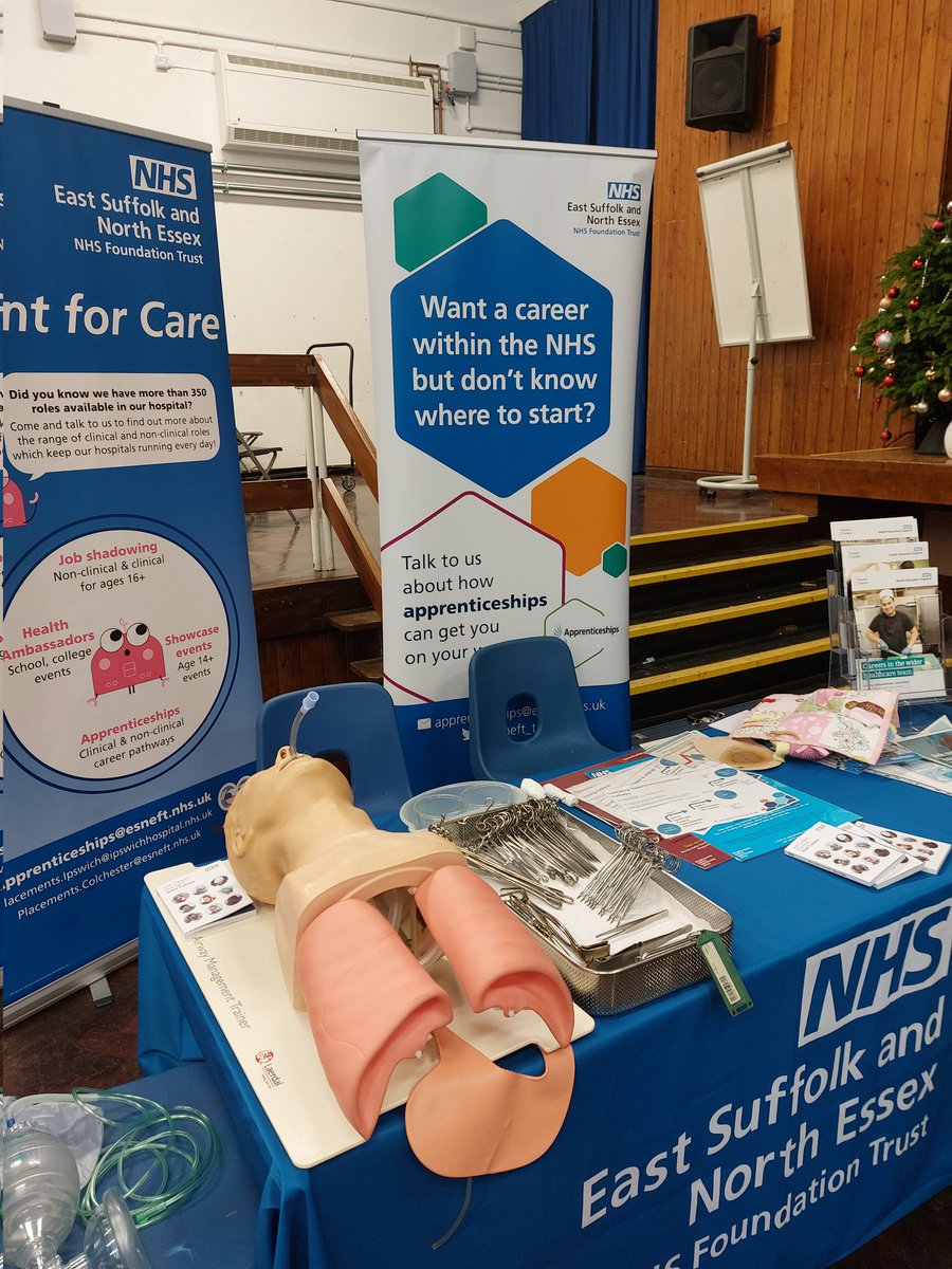 Quick tea break in between groups of students at <a href="/WestbourneA/">Westbourne Academy</a>  Careers Fair. Lots of #engagement for #NHSCareers #Apprenticeships 
Lots of focus on #ODP Role . So many #opportunities available <a href="/Team_ESNEFT/">Team ESNEFT</a>