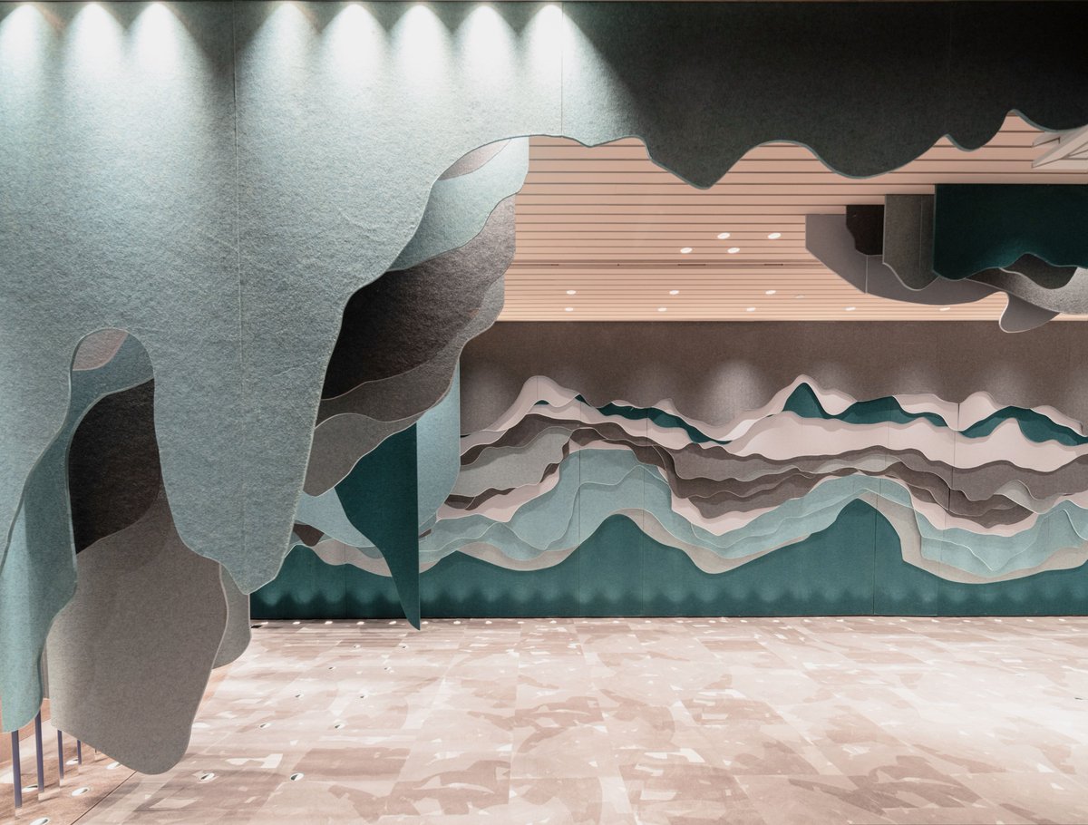 123Oneplus's tweet image. #HKSILICONHILL 1 
This property development is known for its backdrop of different mountains and the sea, so we have infused its sales office in an artistic way with natural landscaping and technological elements so that young owners can feel a vibrant and energetic living scene.