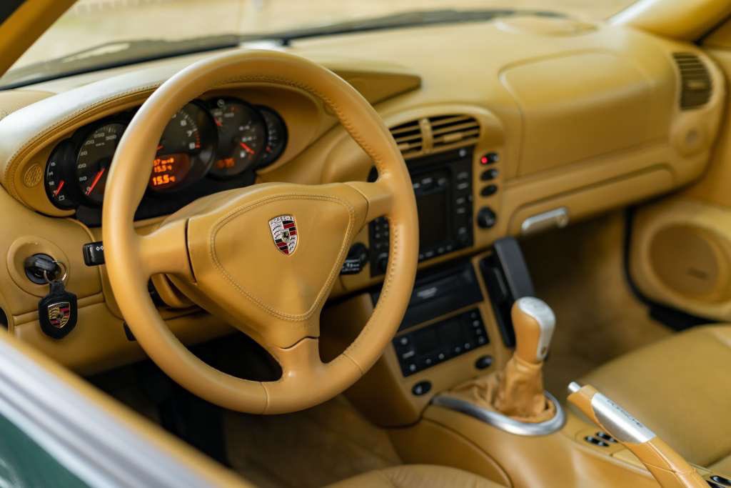 midnightdorifto's tweet photo. it’s late on here, so let’s get something loaded into our subconscious to marinate on overnight

as it happens, Dschungelgrün Metallic over beige with a whole dang bunch of options checked is just out there in a garage in Seville…

https://t.co/y7kdGiRVpy https://t.co/nYmF66sfsm