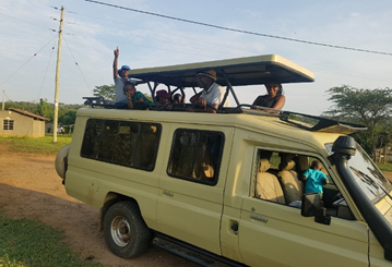 bespokeexcur's tweet photo. Bespoke excursions provides local tailored family safaris for three to seven days to Murchison fall, Queen Elizabeth.... We do car-hire, facilitate tourism permits, accommodation and a tour guide for you. Our contacts: bespokeexcursions@gmail.com,  +256774155469, +256705400716 https://t.co/SqwsAmK1wV