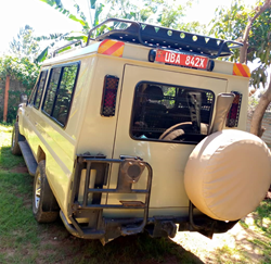 bespokeexcur's tweet photo. Bespoke excursions provides local tailored family safaris for three to seven days to Murchison fall, Queen Elizabeth.... We do car-hire, facilitate tourism permits, accommodation and a tour guide for you. Our contacts: bespokeexcursions@gmail.com,  +256774155469, +256705400716 https://t.co/SqwsAmK1wV