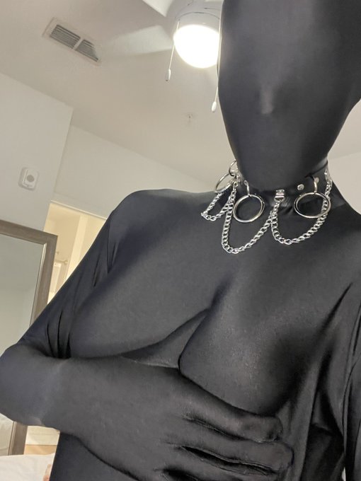 Playing in my baselayer before suiting up ;)  #zentai #killkinki https://t.co/KXjRihfz1r<a href="/tag/zentai"class="tags"><span>#zentai</span></a><a href="/tag/killkinki"class="tags"><span>#killkinki</span></a>