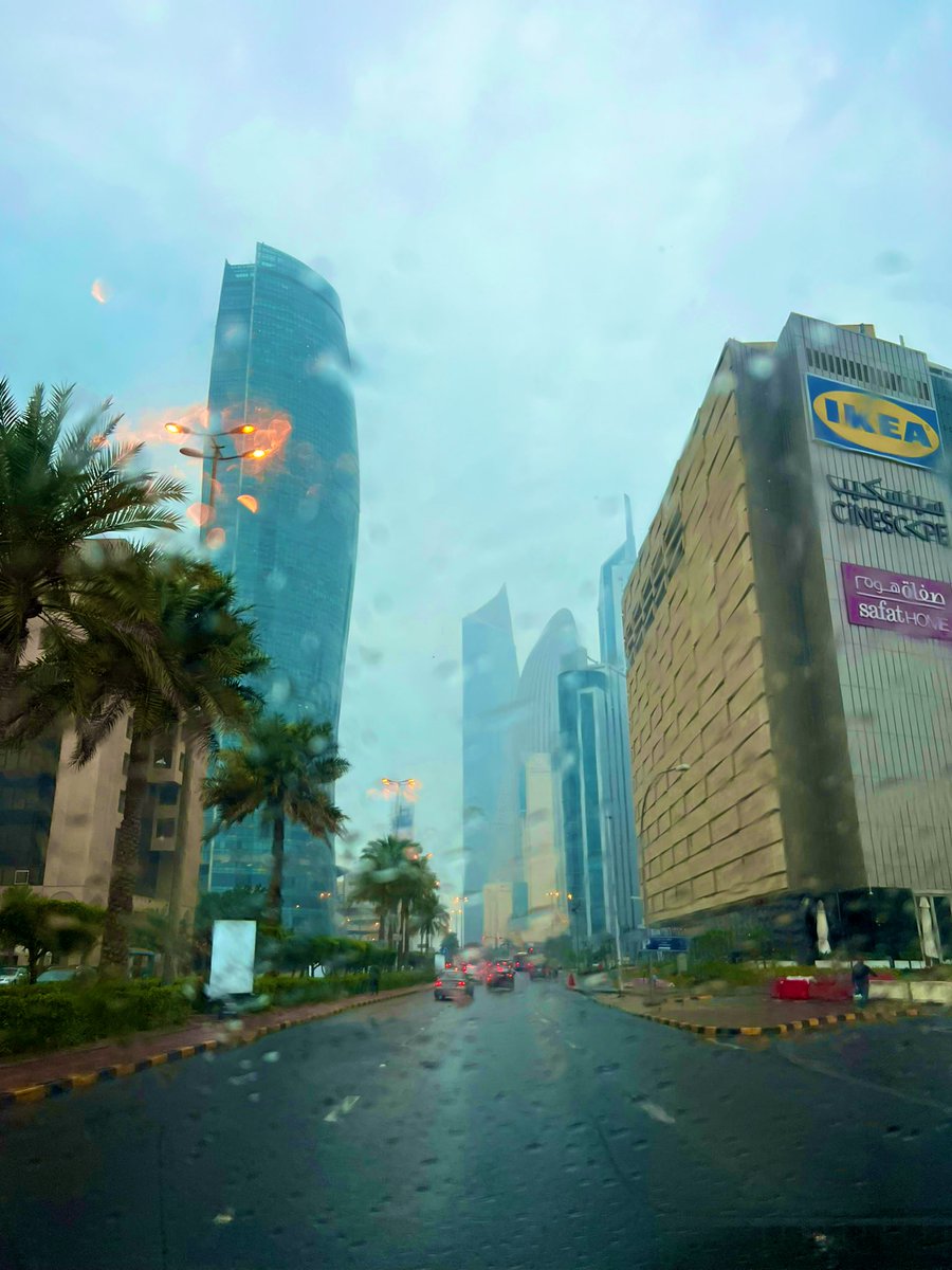 Dalaley's tweet photo. Kuwait City Under the Rain 🍃🌧️💙
#Kuwait #kuwaitcity #mykuwait #kuwaitrain #امطار_الكويت https://t.co/5po57bpOzR