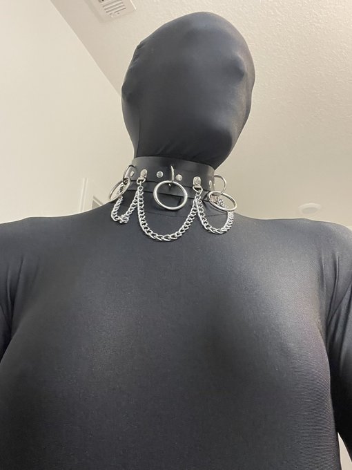 Playing in my baselayer before suiting up ;)  #zentai #killkinki https://t.co/KXjRihfz1r<a href="/tag/zentai"class="tags"><span>#zentai</span></a><a href="/tag/killkinki"class="tags"><span>#killkinki</span></a>