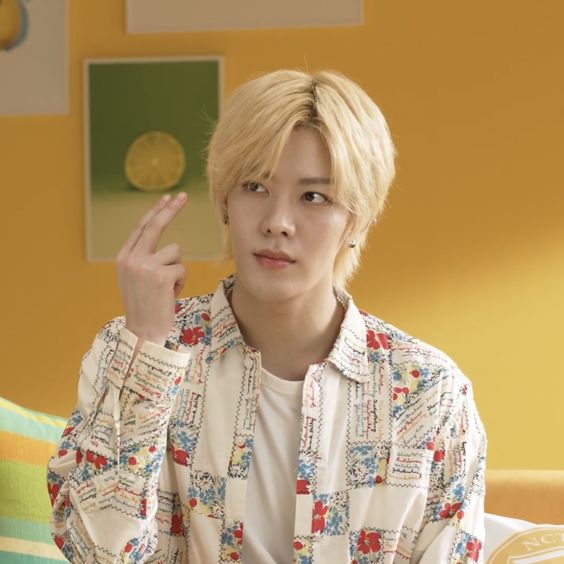 hourly yuta tweet media