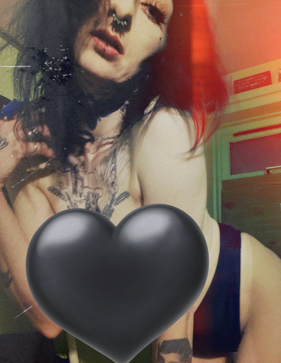 MMayhem69's tweet photo. It’s nearly the weekend!😁
If you’re staying in then you should subscribe to my O.f’S, that’ll warm your cockles on a cold winters day!😜😈 Click on link in the comments below.⬇️⬇️⬇️
#onlyfans #nsfw #adultcontent #alternative #tattoos #piercings #kink #brat https://t.co/rMvm0FZK5j