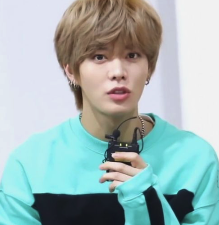 hourly yuta tweet media
