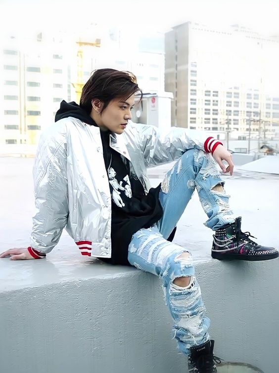 hourly yuta tweet media