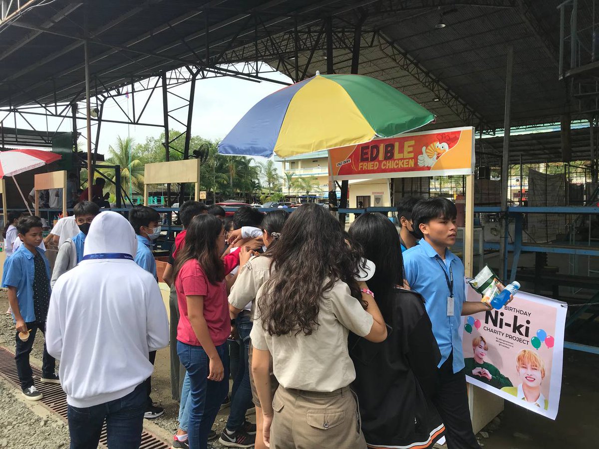 EngeneSensei's tweet photo. 500+ students in a Public school (mindanao, PH) happily joined us celebrate Ni-ki's birthday through a charity event 🎉

"FREE SNACKS &amp; DRINKS"

OKAYAMA STAR PRINCE NI-KI
#RikiRhythmOfDecember
#니키_없는_엔진은_팥없는붕어빵
#NI_KI #ENHYPEN_NI_KI
#ENHYPEN @ENHYPEN @ENHYPEN_members https://t.co/XqcvtScprZ