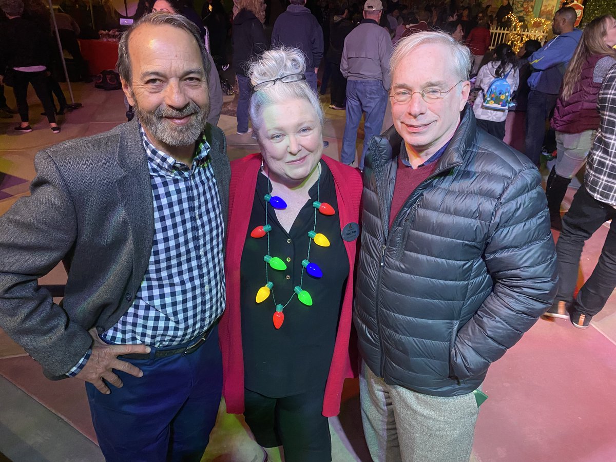 Fun times with Alberto and Joe from The Museum of Ancient Wonders at the Mayor's Tree Lighting in Cathedral City.
#cathedralcity #cathedralcityca #moaw