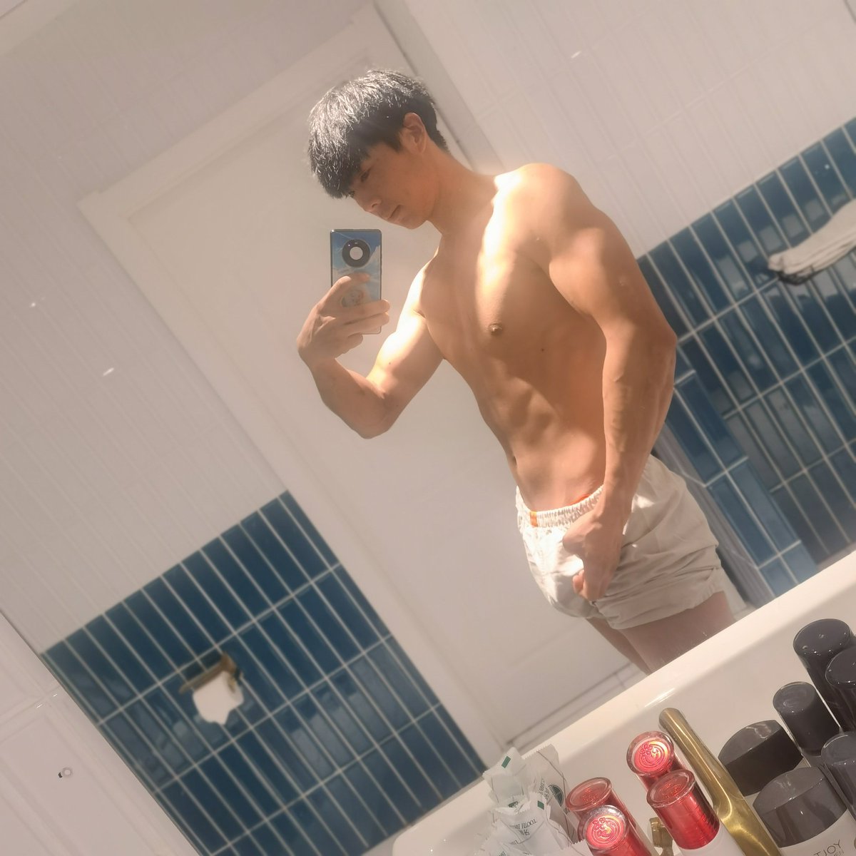shwnto3's tweet photo. 有没有西安的夫妻，绿帽奴加我，本人24.181.155诚交朋友。非诚勿扰 https://t.co/o1ZQuWvP46