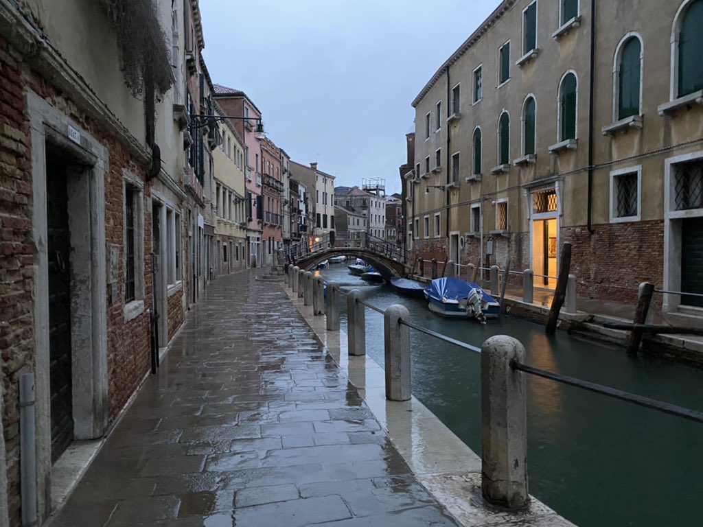 teatrolafenice's tweet photo. 🌧 «La salute non è tutto ma senza salute tutto è niente» (Arthur Schopenhauer). Buongiorno, amici!

#9dicembre https://t.co/Tj16ETW1L0