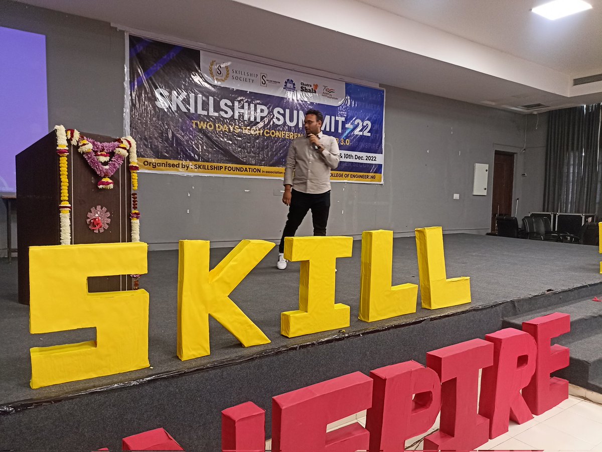 SkillshipSummit's tweet photo. The first  session of the day begins with a boost of web 3.0 by @harshcrop ... https://t.co/oVtDuYFZuW